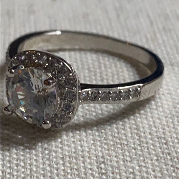 CZ solitaire ring - Picture 4 of 8